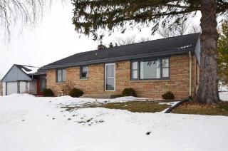 304 Park Ave, Slinger, WI 53086-9573