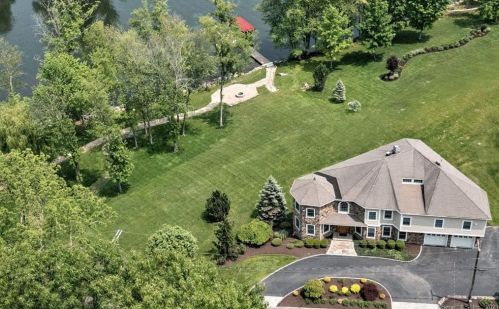 61 Kellogg St, Brookfield Center, CT 06804-1546