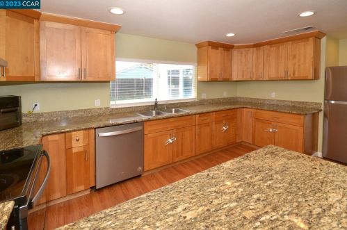 1982 Newport Dr, West Pittsburg CA  94565-4026 exterior
