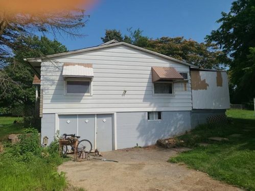 809 Mount Pleasant Rd, West Newton, PA 15089-1824