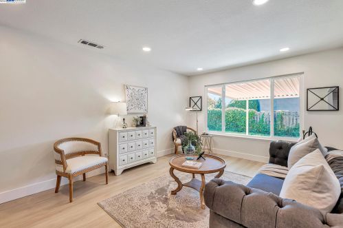 3877 Harbor St, West Pittsburg CA  94565-6137 exterior
