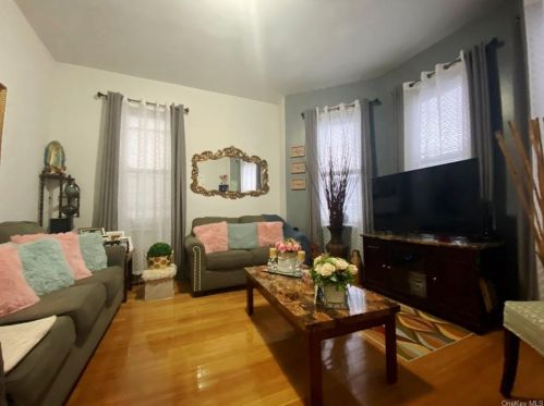 620 Baker Ave, Bronx, NY 10460-2702