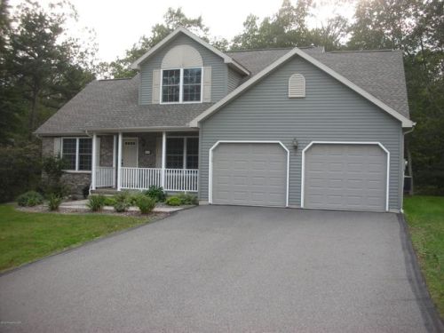 91 Colony Dr, Hazle Township, PA 18202-8070