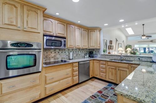 200 Kings Way, Naples, FL 34104-4968