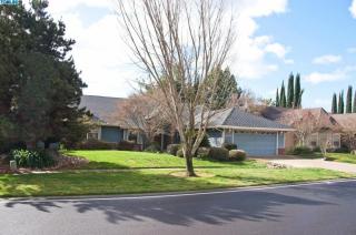5525 Sweet Dr, Visalia, CA 93291-8914