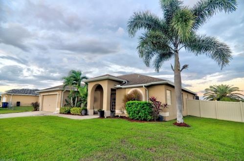 3934 18th St, Lehigh Acres, FL 33971-5608