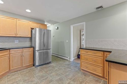 29 Ramapo Hills Blvd, Oakland NJ  07436-3906 exterior