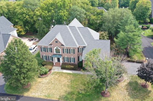 43530 Butler Pl, Leesburg VA 20176-7428 exterior