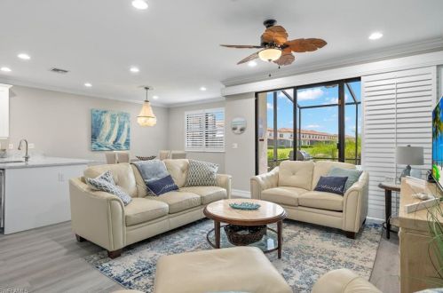 7698 Bristol Cir, Naples FL  34120-0697 exterior
