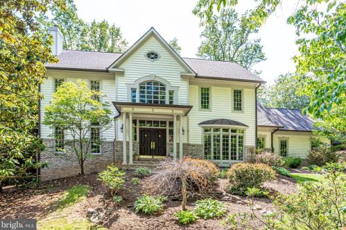 11315 Bright Pond Ln, Herndon, VA 20194-1006