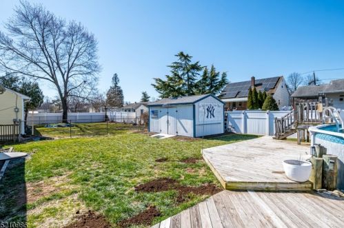 112 20th Ave, Manville NJ  08835-1640 exterior