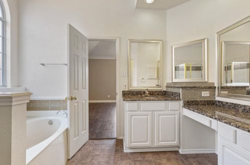 1020 Hampshire Ln, Cedar Hill TX 75104-4109 exterior