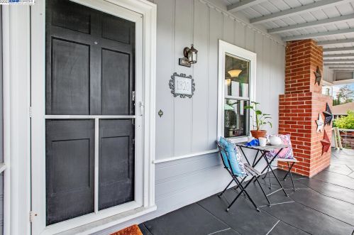 1320 Sandelin Ct, San Leandro CA  94577-3950 exterior