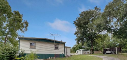 31919 Hillside Dr, Deland, FL 32720-8040