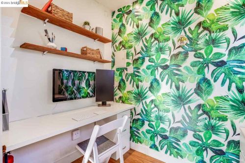 5912 Fremont St, Oakland CA 94608-2217 exterior