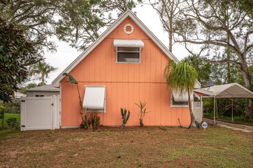1311 25th Ct, Vero Beach, FL 32962-6069