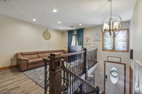 213 Louis Pl, Iselin NJ  08830-1205 exterior