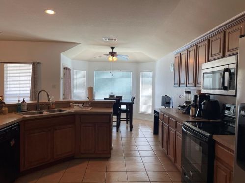 4600 Fox Meadows Ln, Midlothian TX  76063-6741 exterior