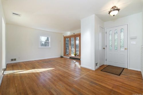 48 Plum Rd, Mahopac NY  10541-4247 exterior