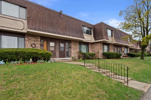 6307 Port Ave, Milwaukee, WI 53223-4121