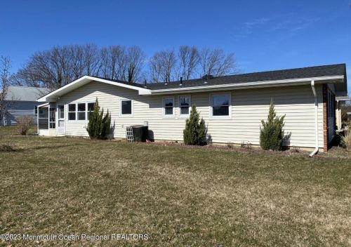 93 Clay Cir, Bricktown, NJ 08724-2457