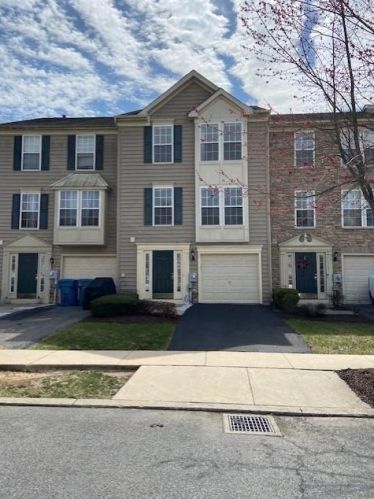 118 Knollwood Dr, Easton, PA 18042-7116