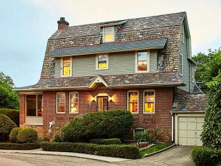 6601 Darlington Rd, Pittsburgh, PA 15217-1859