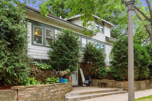 712 Delaware Ave, Saint Paul, MN 55107-2536