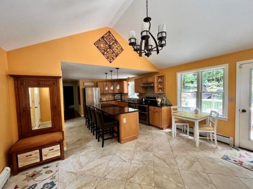 1 Hope Ave, Concord, NH 03304-2714