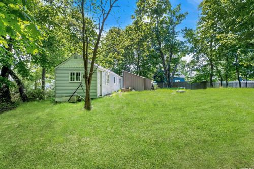 1175 Champlin Pl, Greenport, NY 11944-1247
