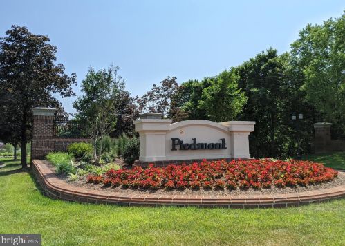 5936 Amber Ridge Rd, Haymarket, VA 20169-2620