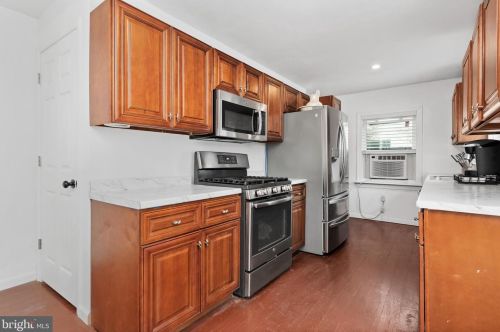 4561 Berkley St, Harrisburg PA 17109-4403 exterior