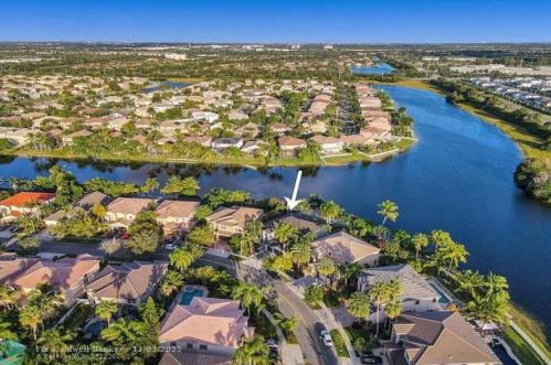 3591 177th Ave, Hollywood FL  33029-1666 exterior