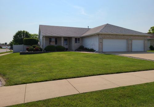 801 Sunflower Ln, Dyer, IN 46311-1084