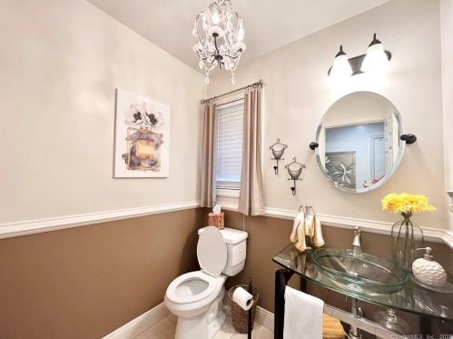 881 Howard Ave, Bridgeport CT 06605-1924 exterior