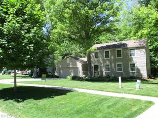 1111 Gentry Dr, Medina, OH 44256-3046