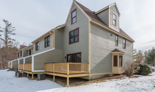 218 Bartemus Trl, Nashua, NH 03063-7642
