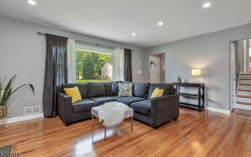 2 Lenhome Dr, Cranford NJ 07016-2954 exterior