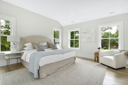 289 Wahackme Rd, New Canaan CT  06840-3935 exterior