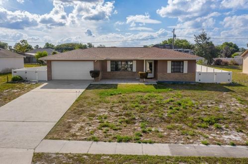 1686 April Ave, Deltona, FL 32725-4713