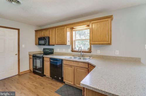 23415 Meadows Ln, Slaughter Beach DE  19963-4778 exterior