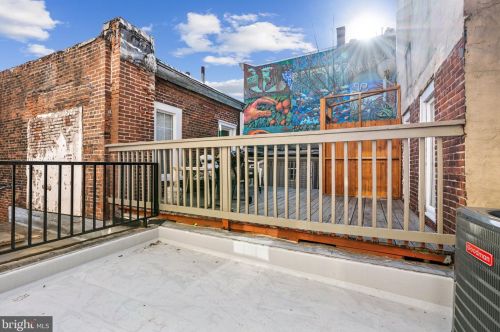 154 Fairmount Ave, Philadelphia PA  19123-3017 exterior