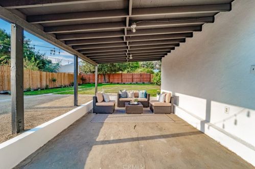 137 Altadena Dr, Altadena CA  91001-5104 exterior