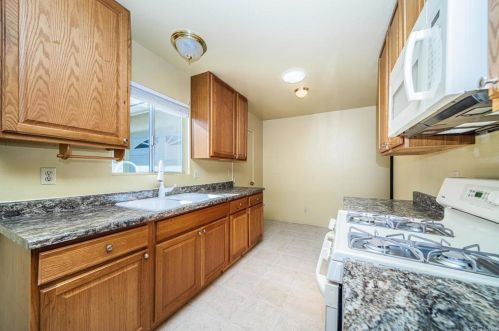 3866 San Pablo Ave, Oceanside CA  92057-7208 exterior