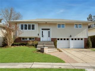 1025 Dartmouth Ln, Woodsburgh, NY 11598-1011