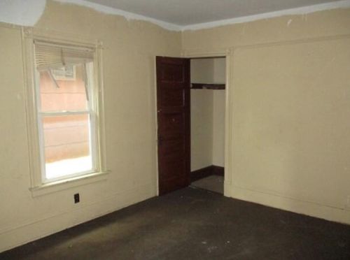 2463 35, Milwaukee WI 53210-3037 exterior