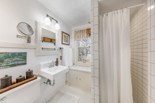 1919 Church St, Milwaukee WI 53213-2129 exterior