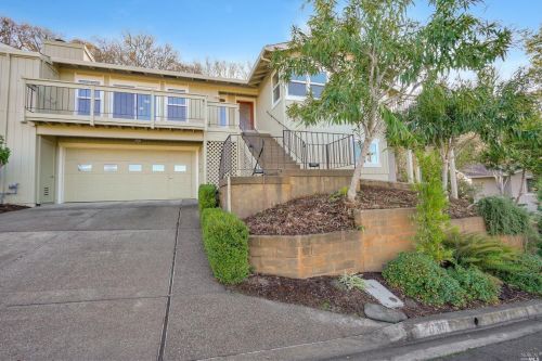 7030 Overlook Dr, Santa Rosa, CA 95409-6375
