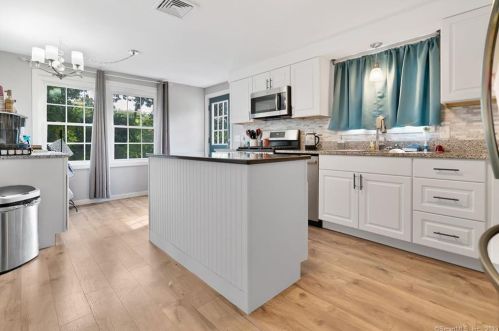 26 Blish Rd, East Hampton CT  06447-1110 exterior