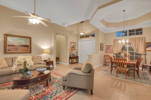 466 Dover Ct, Fort Pierce FL  34983-3414 exterior